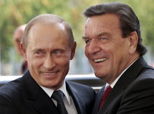 Шредер закликає повернути газ
