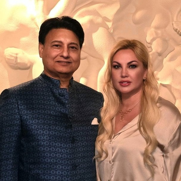 Kamaliya with husband viewing real estate
