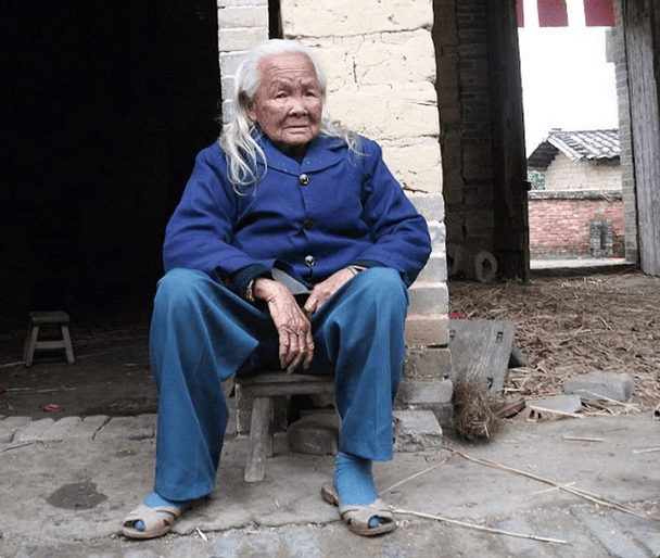 95-летняя китаянка воскресла через шесть дней: найдена живой на кухне
