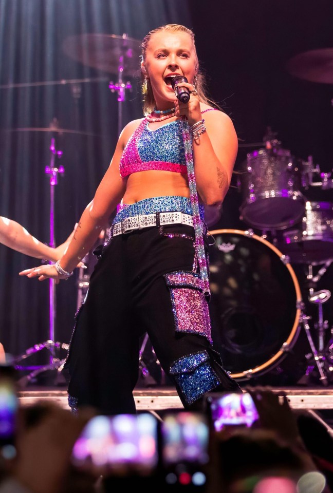 JoJo Siwa Reveals Tour Secret: What the Singer Eats Before Performing