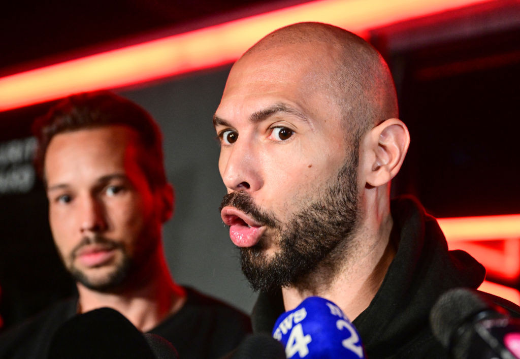 Брати Тейт затримані в Румунії