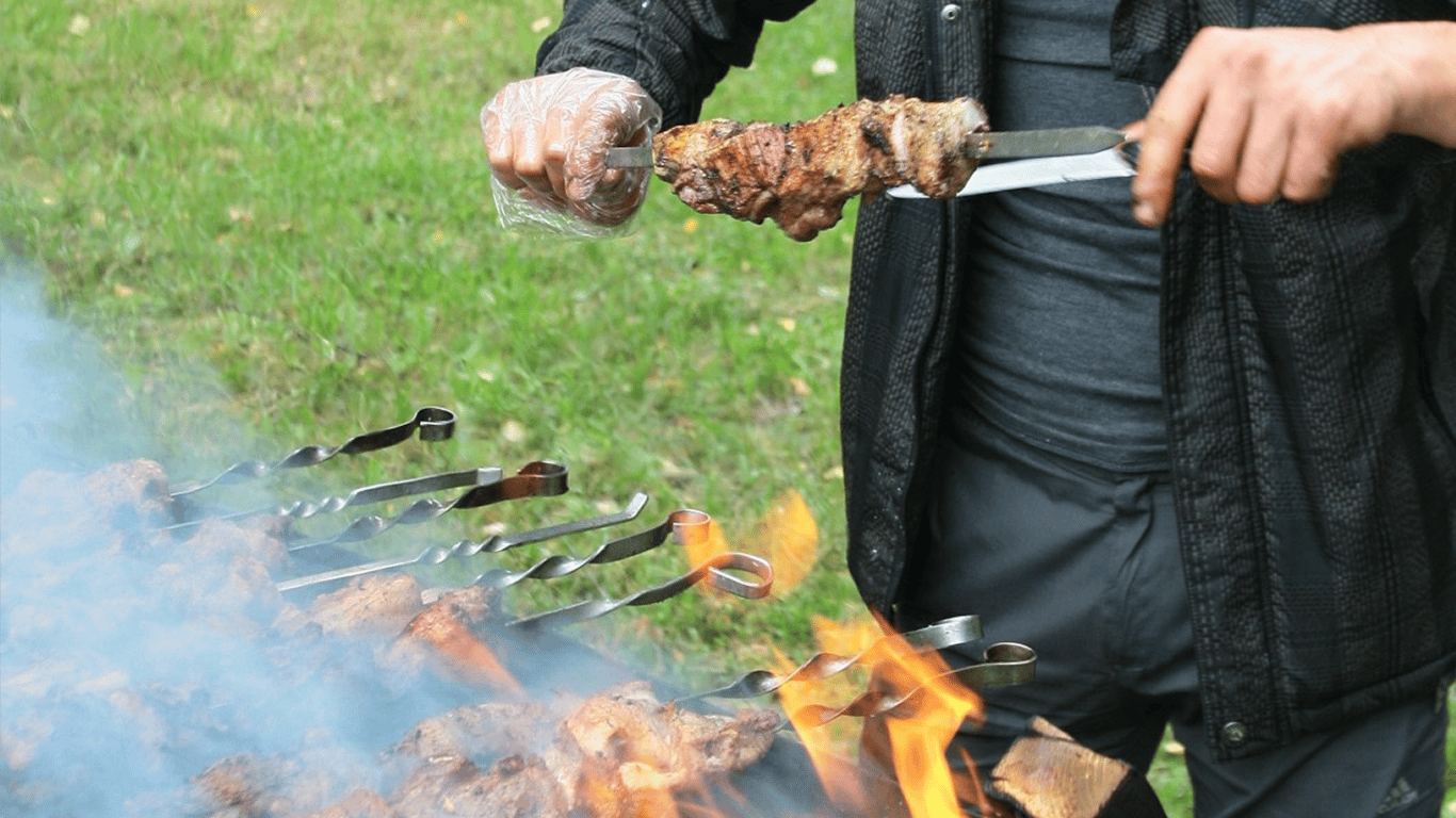 W 2026 roku w Ukrainie grożą surowe kary za grillowanie na świeżym powietrzu: oto ile zapłacisz