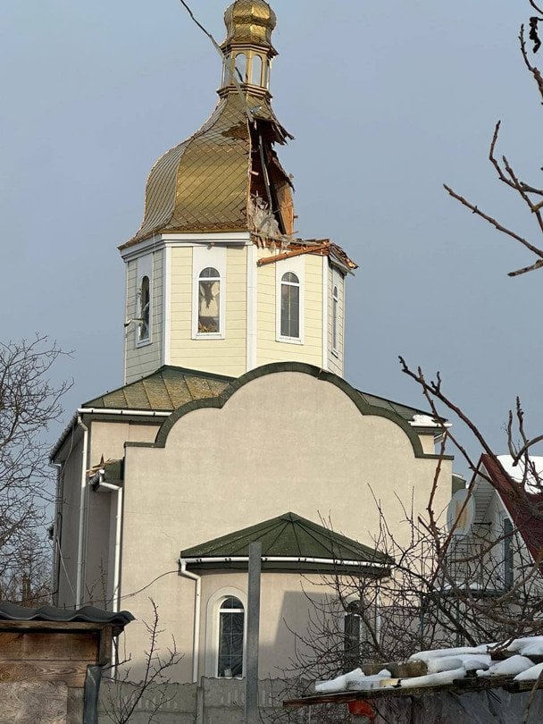 Пошкоджена церква в Борисполі