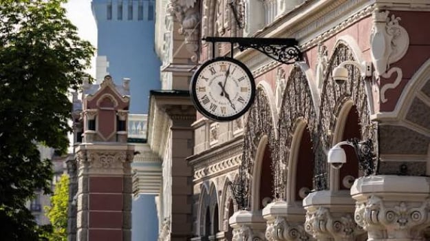 Банки залучають комерційних агентів