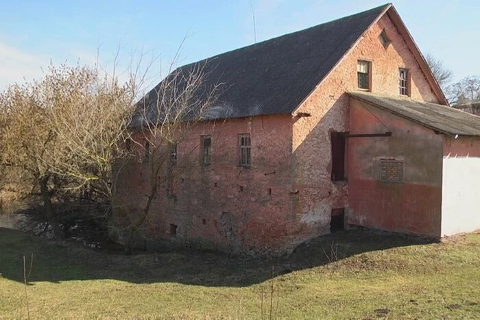 Mill in the Khmelnytskyi fields