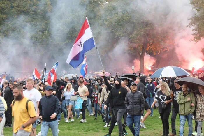 У Гаазі заворушення через протести проти міграції: поліція застосувала водомети
