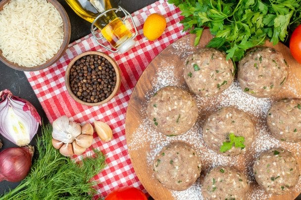 Sekret idealnych kotletów: zwykłe mleko sprawi, że będą delikatne