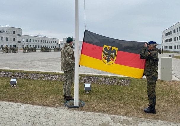 Afera w niemieckiej armii: oficer zawieszony za przeciek dotyczący 150 projektów