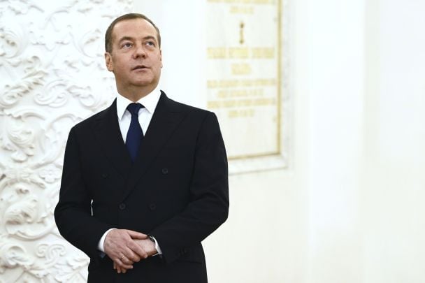 Медведєв коментує конфлікт з НАТО