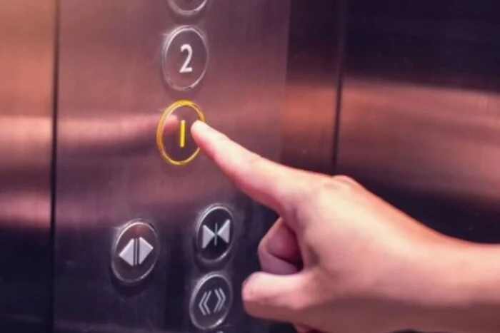 Stuck in an Elevator for 4 Days: How a 75-Year-Old German Survived Without Food and Water