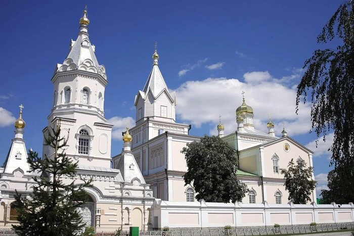 Государство закрывает монастырь Московского патриархата: причины решения