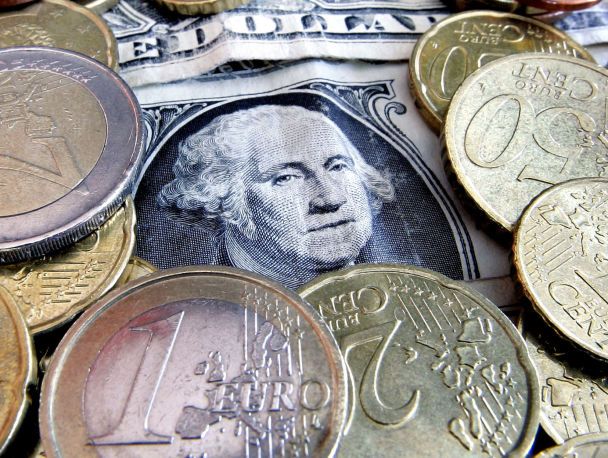 Официальный курс доллара на 5 марта: данные НБУ и коммерческих банков