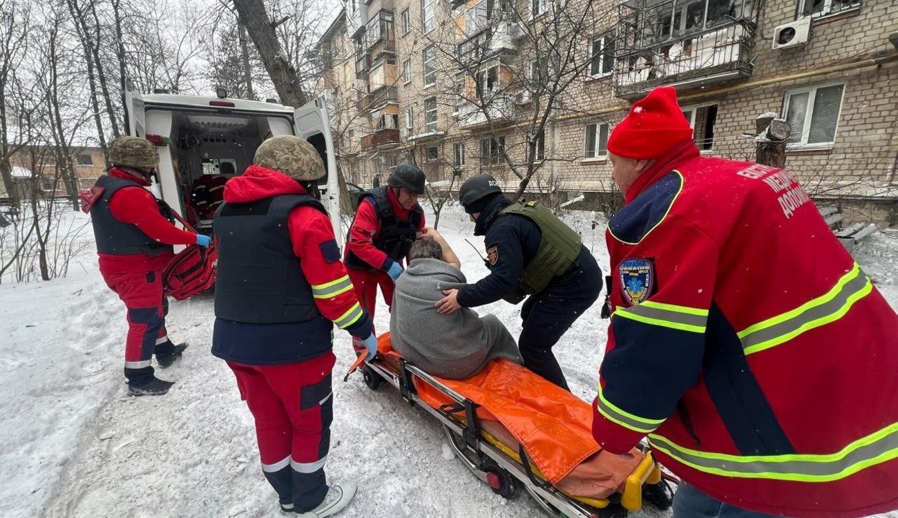 Российские удары по гражданским на дорогах