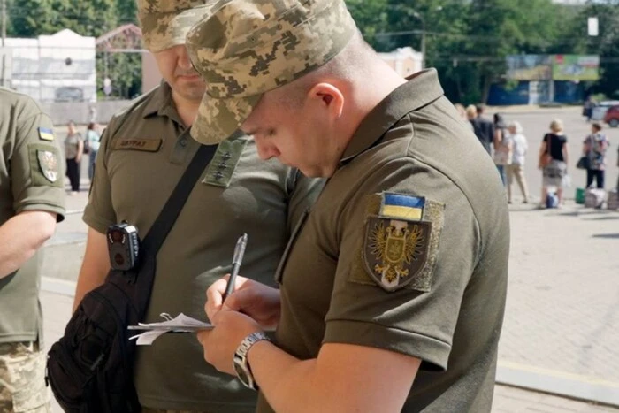 В Сумской области нападение на полицейского и сотрудника ТЦК