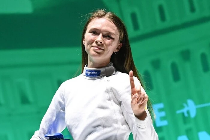 Makymenko triumphs in fencing