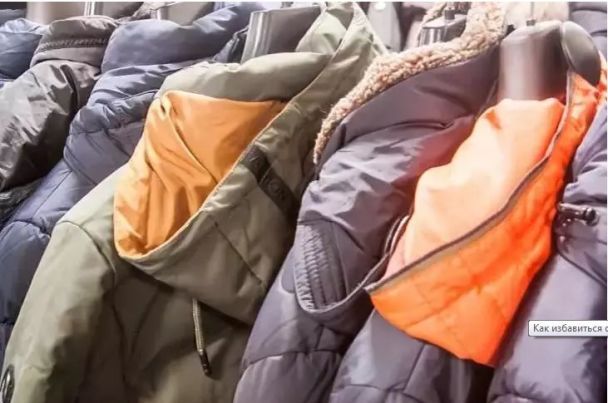 Jak usunąć zapach potu z odzieży bez prania: 7 prostych sposobów