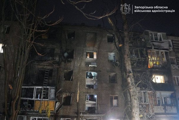 Росія вдарила по Запоріжжю: 12 поранених та руйнування будинків