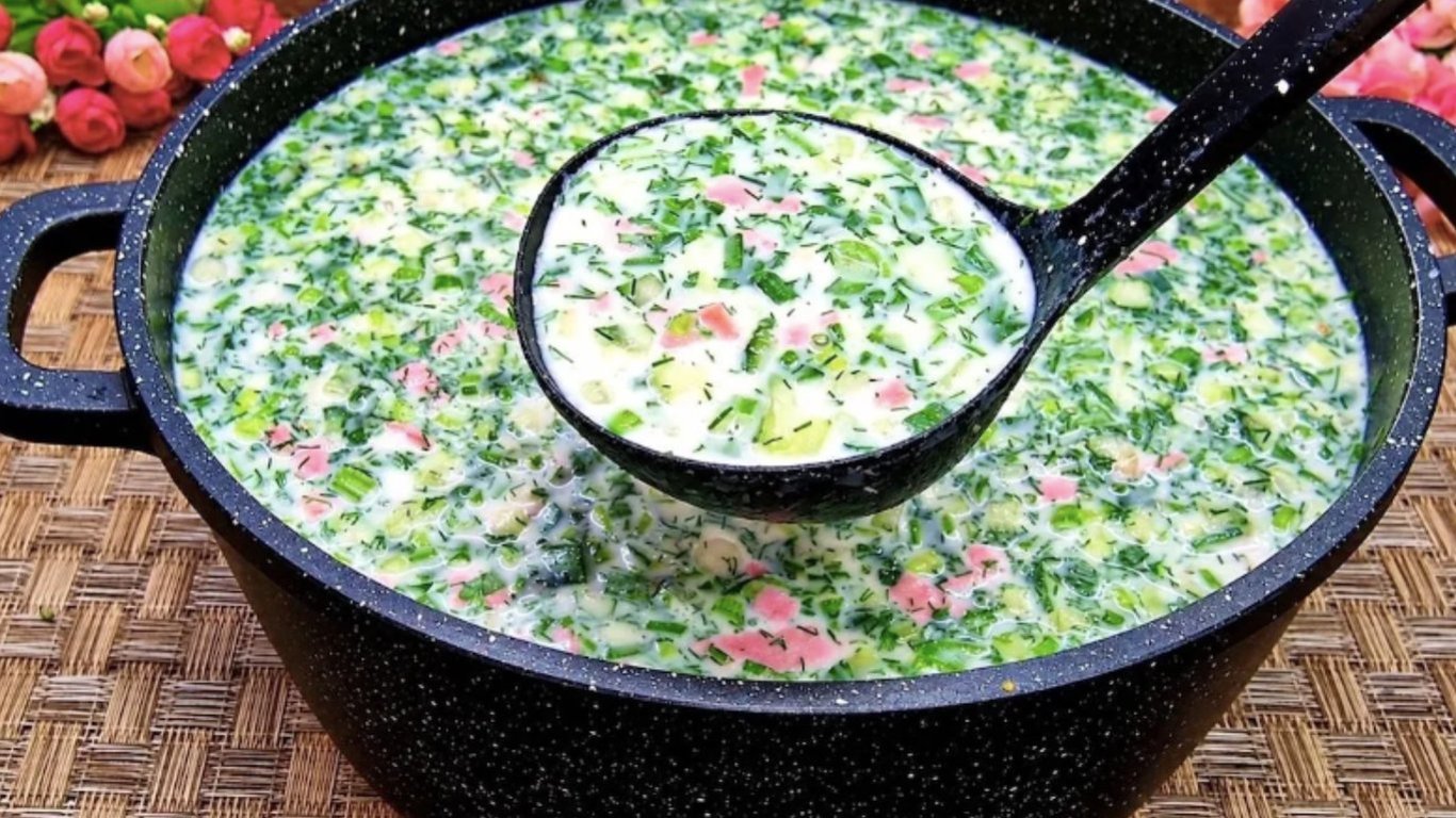 Окрошка з копченою куркою