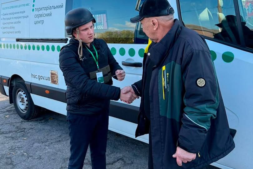 Мобільні центри МВС у прифронтових містах: які послуги надали за два тижні