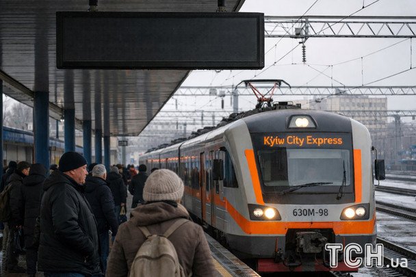 Электричка Kyiv City Express возобновила курсирование с задержками из-за сбоя питания