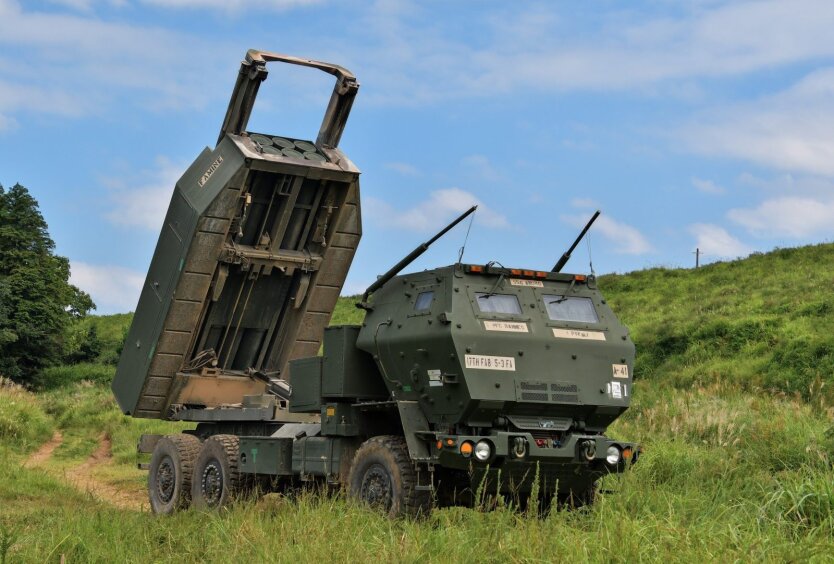 Das Unternehmen Lockheed Martin hat einen Vertrag über die Herstellung von HIMARS erhalten