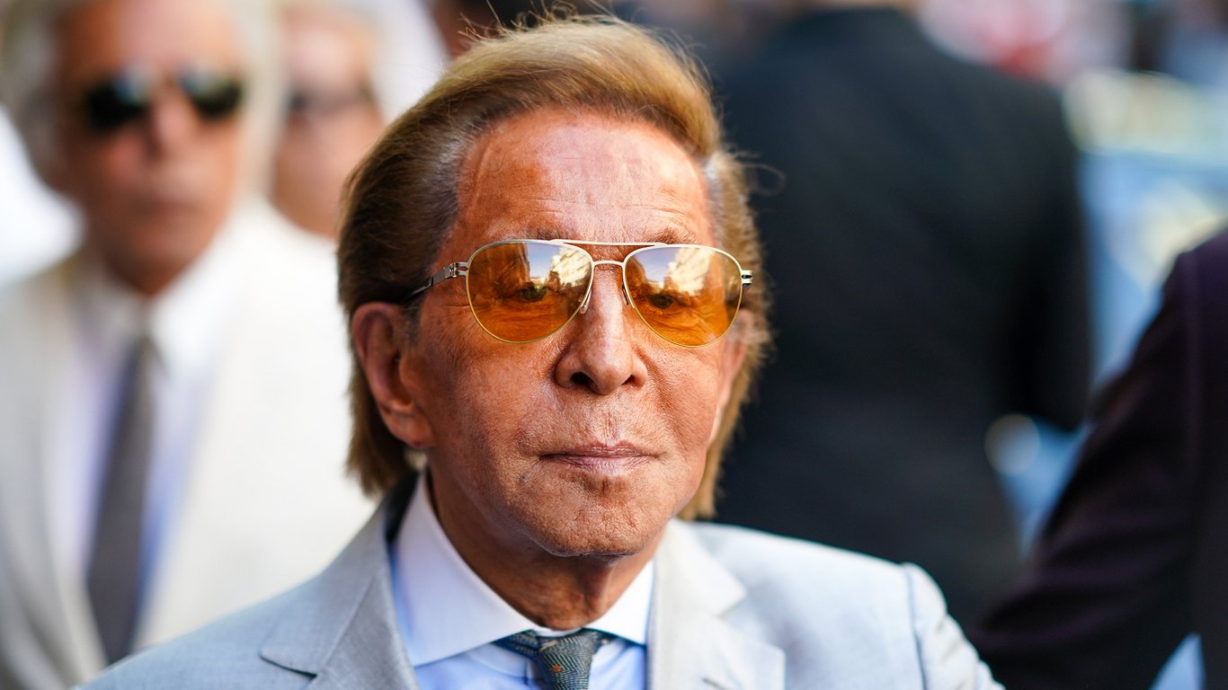 Valentino Garavani, Legendary Founder of the Valentino Fashion House, Dies at 94