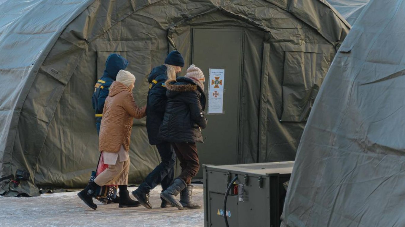 Последствия обстрелов Харькова: почти 105 тысяч абонентов лишились отопления