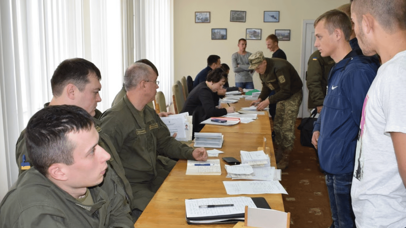 Військовий з документом ВЛК
