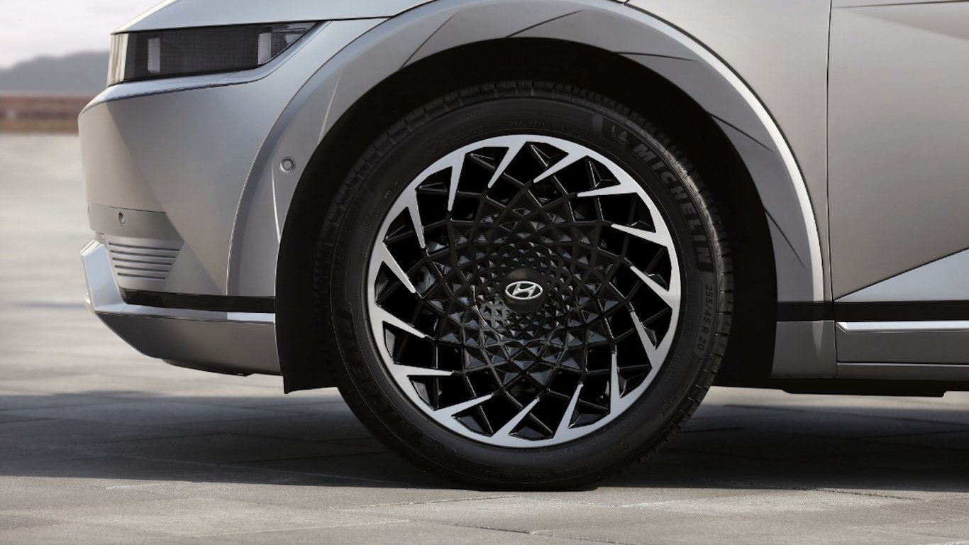 Hankook Ion Evo AS возглавила рейтинг шин для электрокаров от Consumer Reports