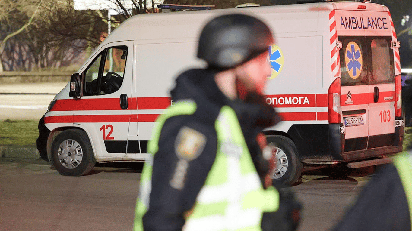 Раненый мужчина после стрельбы во Львове