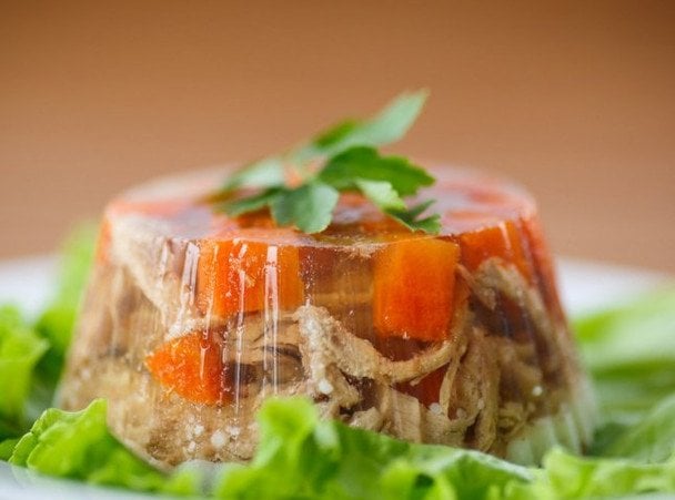 5 powszechnych błędów w przygotowaniu galarety: dlaczego galaretka nie zastyga