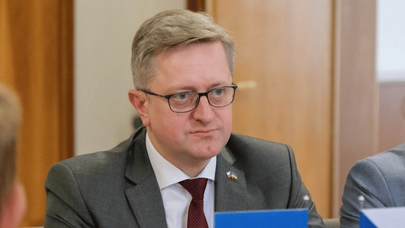 Колишній посол відмовився від ордена