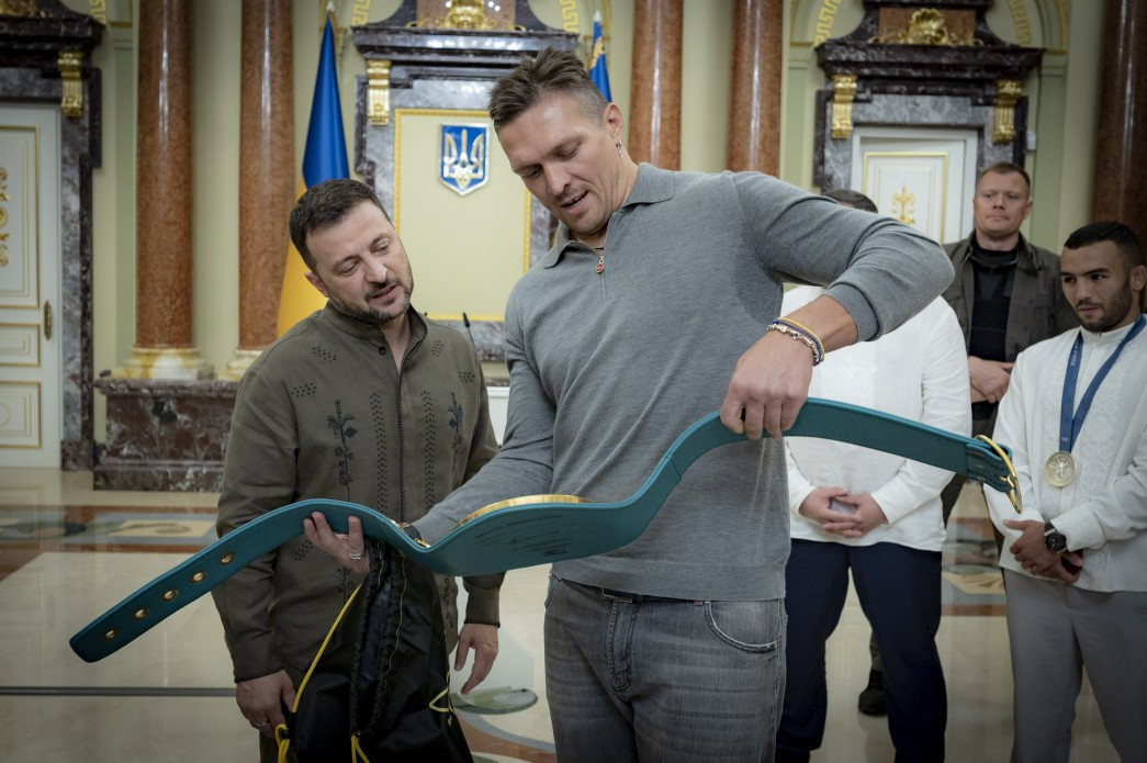 Усик залишає титули для нового виклику