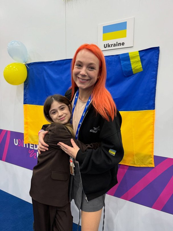 Sofia Nersesian with a silver medal