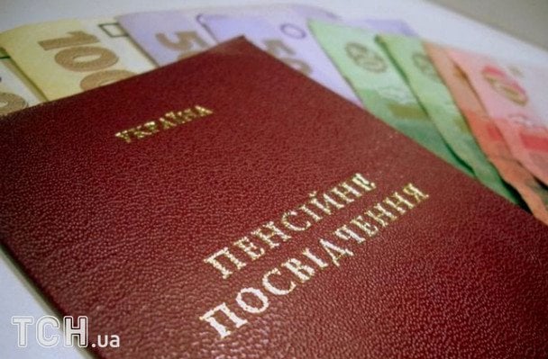 Kiedy emeryt musi zwrócić nadpłatę? Ostrzeżenie o potrąceniach z ZUS
