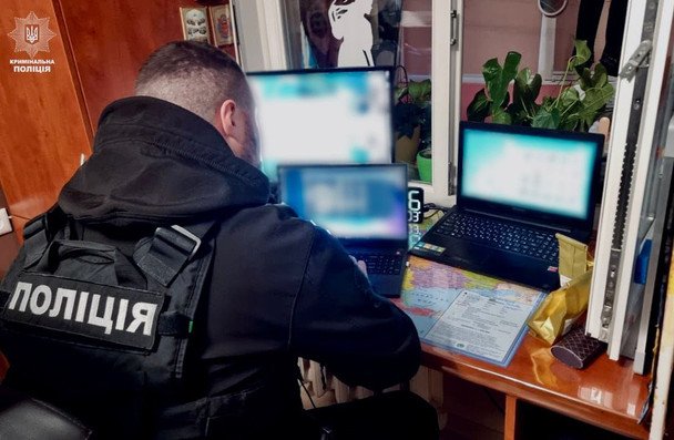 Policja migracyjna rozbiła siatkę pedofilów. 15 osób podejrzanych o brutalne przestępstwa