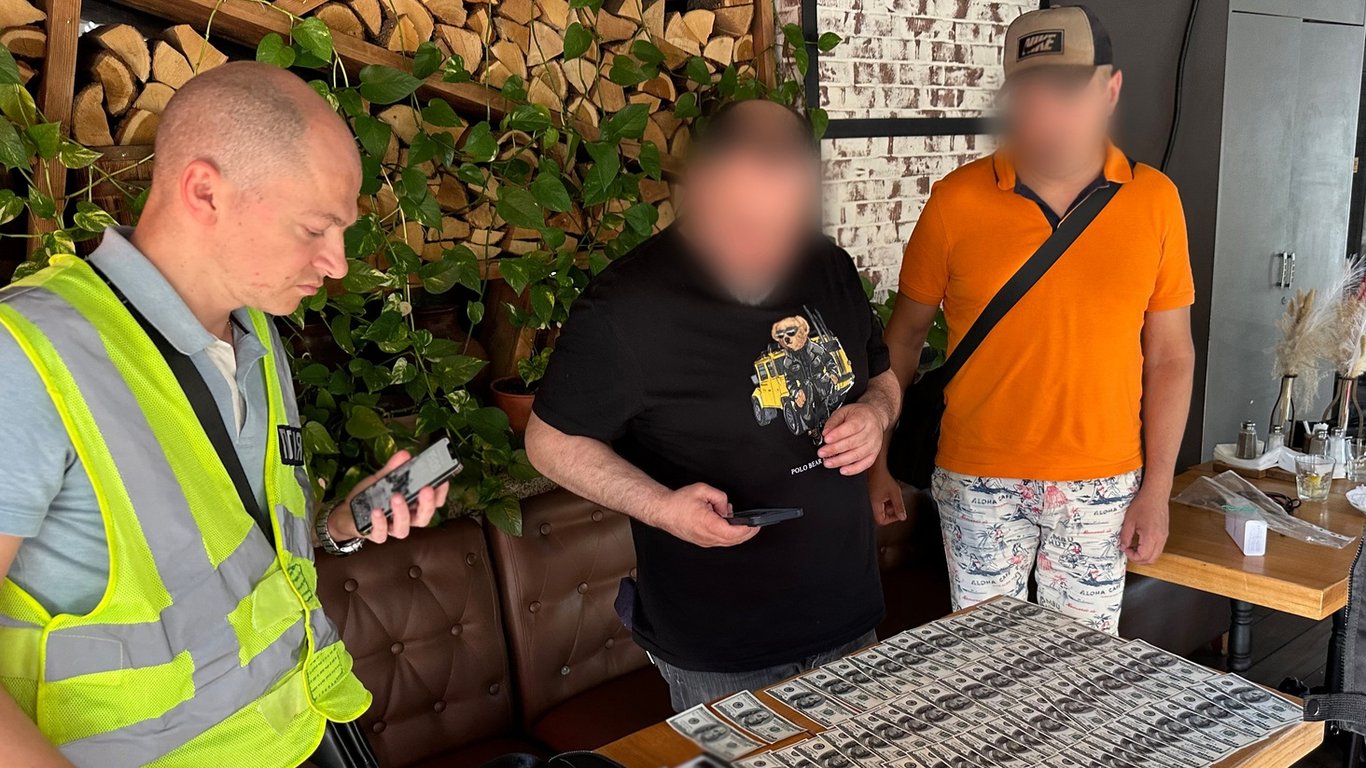 10 tysięcy dolarów za ochronę przed mobilizacją: zatrzymano urzędnika MON