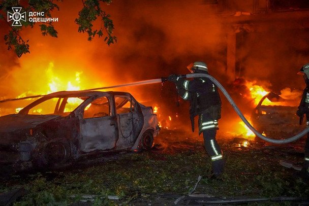 Ночной удар по Одессе: жертвы и разрушения в жилых кварталах