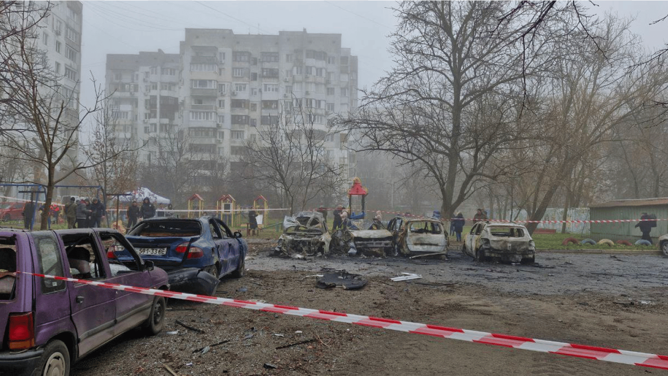 Повреждённые окна после атаки дронов