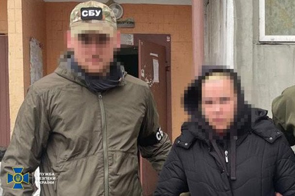 Ukrainischer Geheimdienst fasst FSB-Agentin in Kiew – Spionage gegen kritische Infrastruktur vereitelt