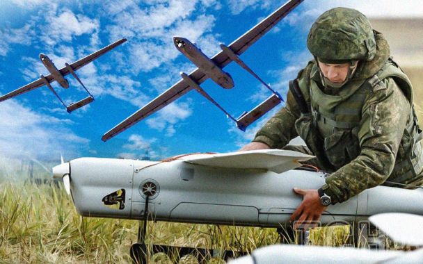 Російські розвідувальні дрони у небі