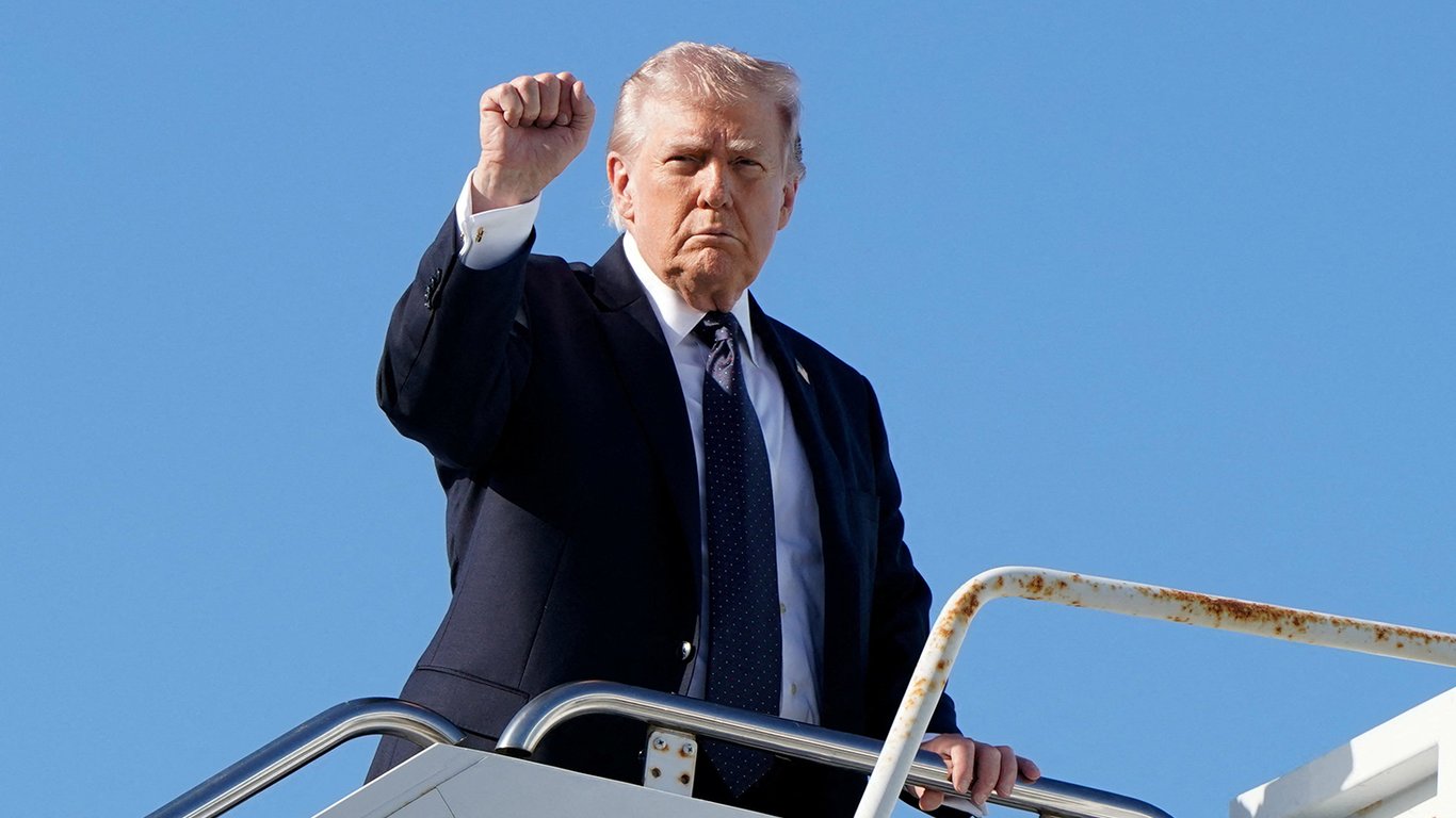 Трамп обговорює війну з Іраном