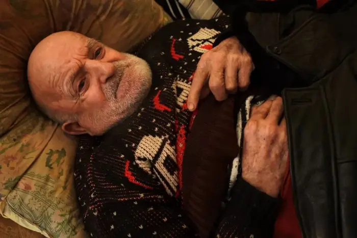 Звільнення з армії через хворобу батька: син бійця збирає документи