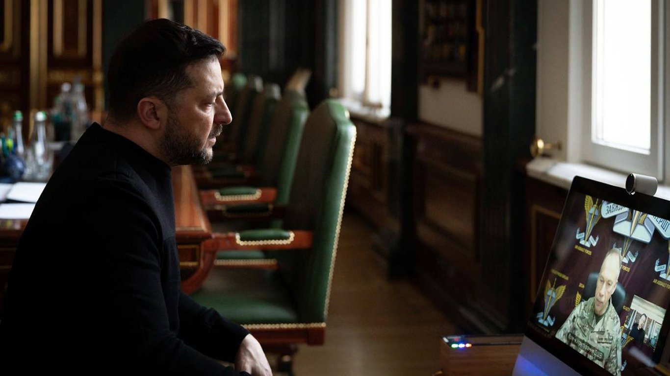 Zelenskyy listens to Syrskyi report