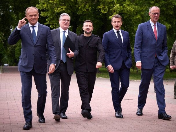 Макрон и Стармер едут в Берлин: будут обсуждать мирный план для Украины