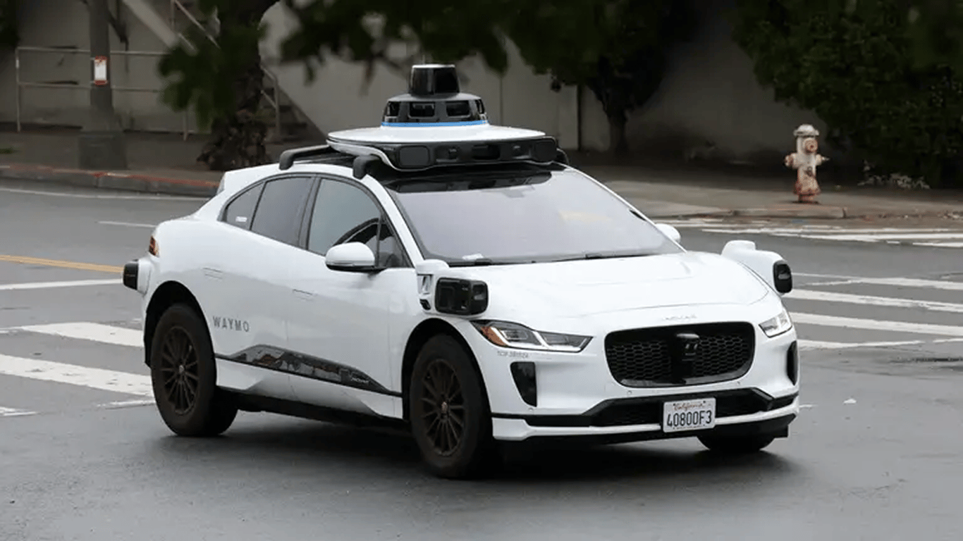В США беспилотник Waymo сбил ребёнка: подробности происшествия