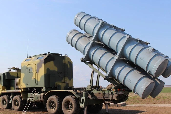 Удар по Криму: дроны уничтожили вертолет Ми-8 и шесть катеров РФ