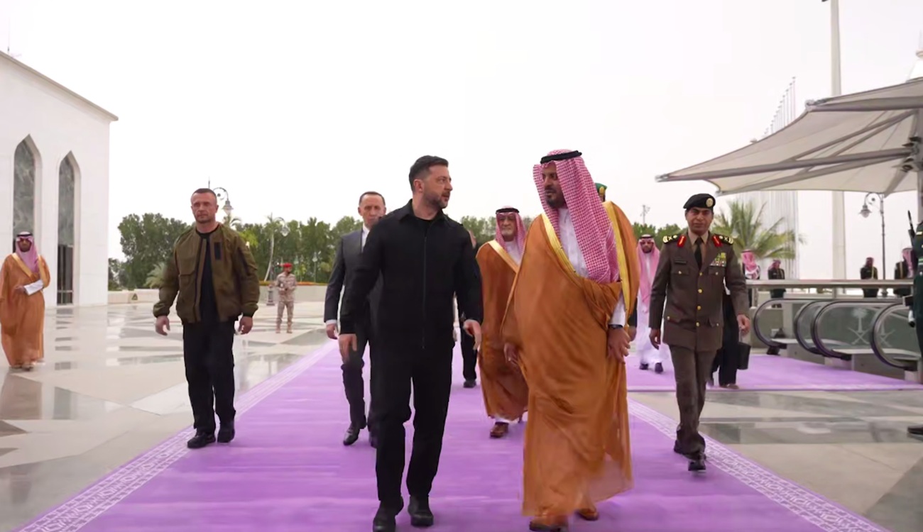Selenskyj zu Gesprächen in Saudi-Arabien eingetroffen – USA und mehrere Nahost-Staaten wenden sich an die Ukraine