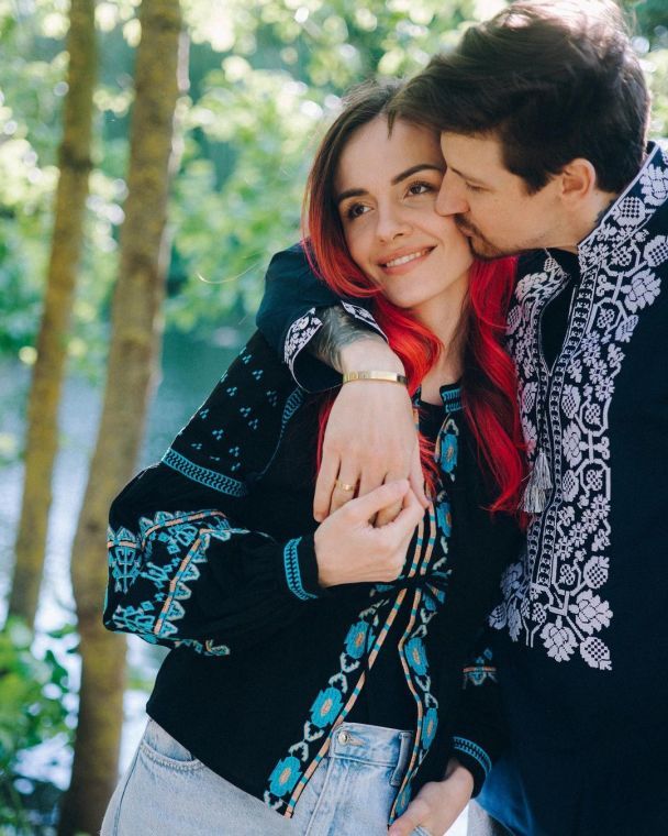 MamaRika received a luxurious Mercedes electric car from her husband: what Serhiy Sereda gifted