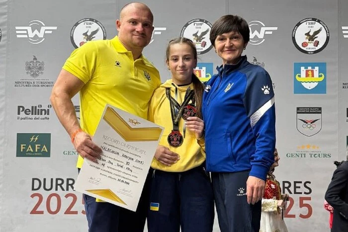 Українські юніори встановили рекорди Європи з важкої атлетики: всі деталі